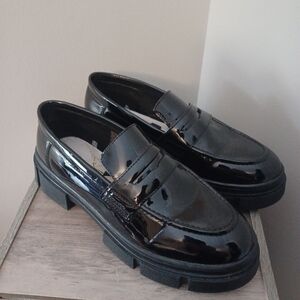 Amazon Patent Leather Look Lug Heel Penny Loafers Wmns Sz 9 /
